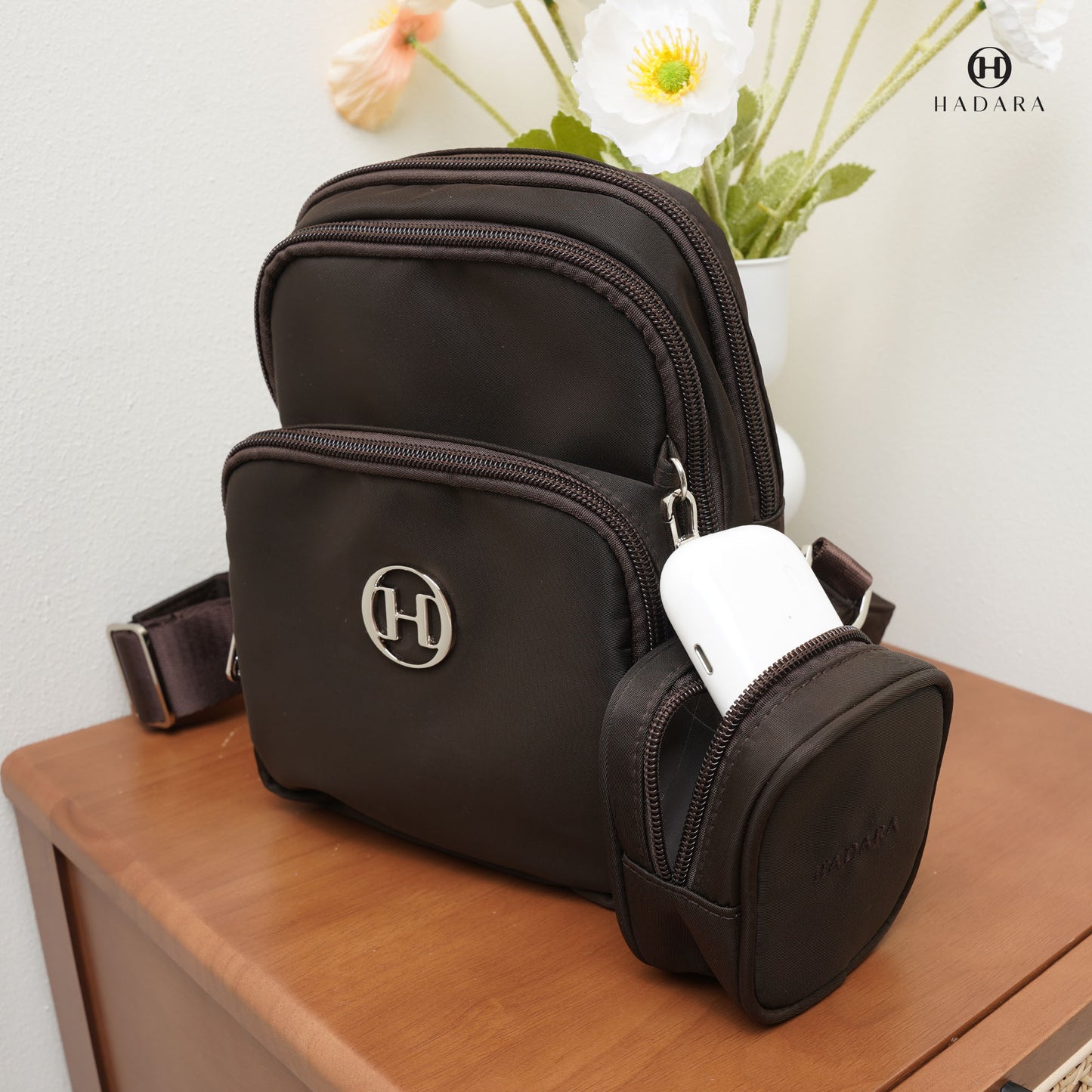 Classic 61: Ukulele-Shaped Compact Bag Ready to Move with the Rhythm of Life