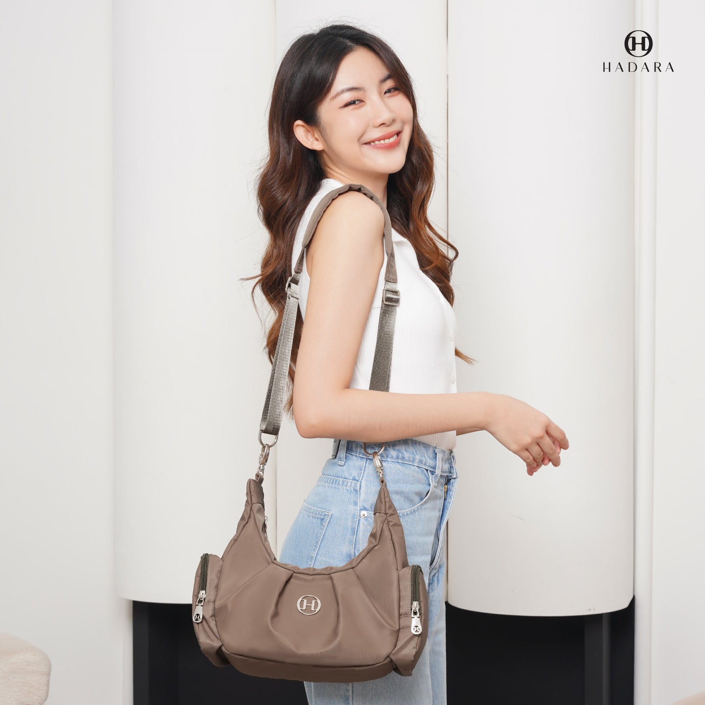 Classic 10: The Trendy "Dumpling Bag" with 13 Storage Compartments