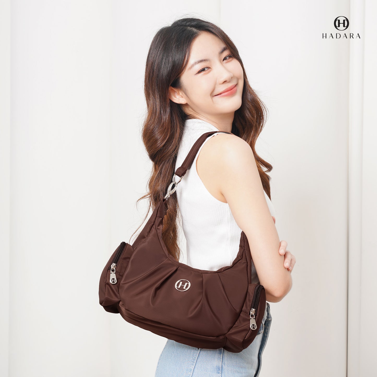 Classic 10: The Trendy "Dumpling Bag" with 13 Storage Compartments