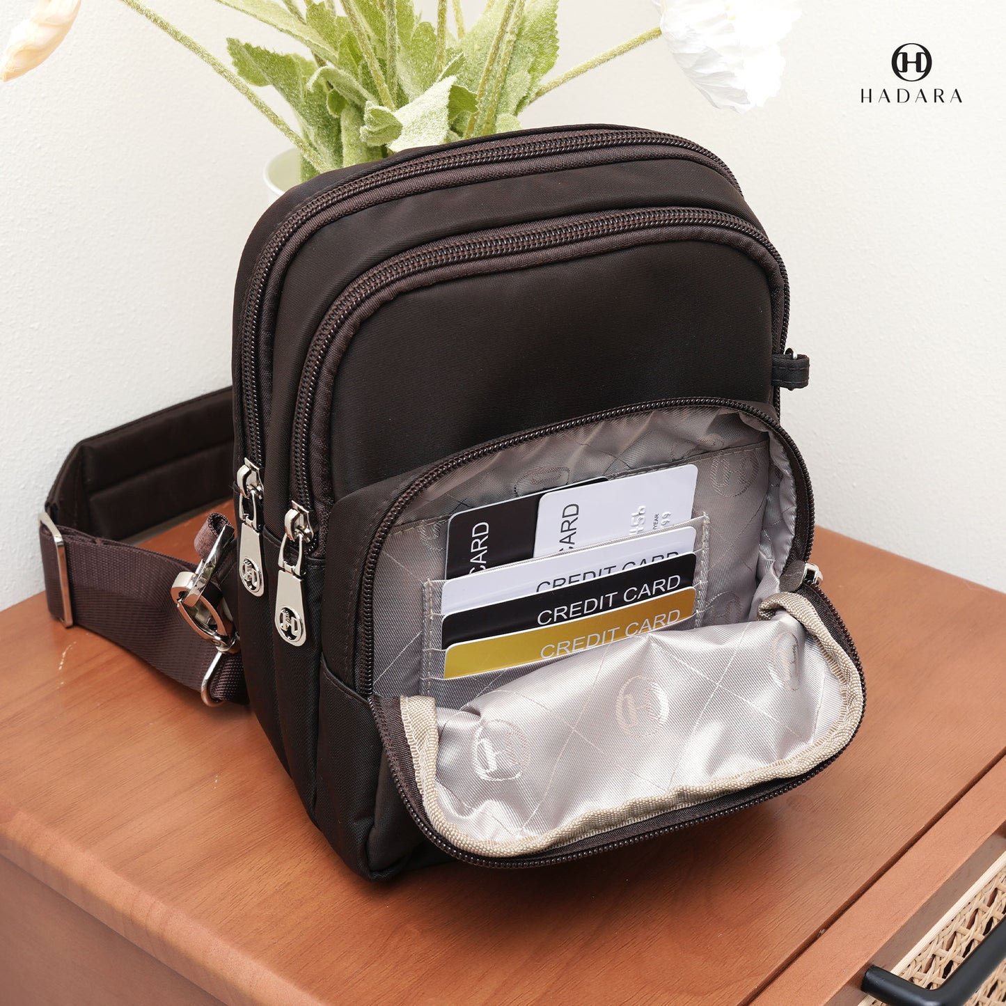 Classic 61: Ukulele-Shaped Compact Bag Ready to Move with the Rhythm of Life