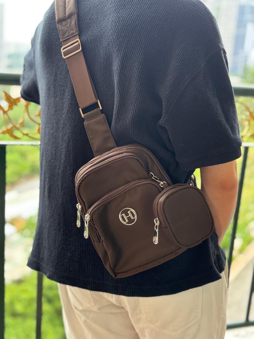 Classic 61: Ukulele-Shaped Compact Bag Ready to Move with the Rhythm of Life